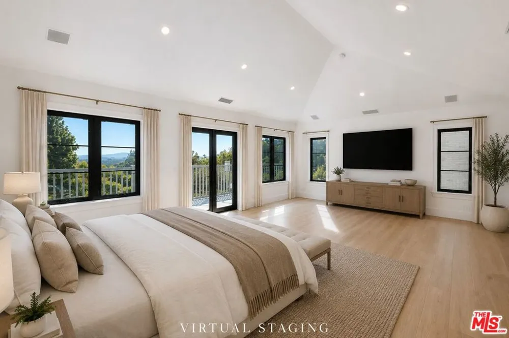 1348 Marinette Road Pacific Palisades, CA 90272