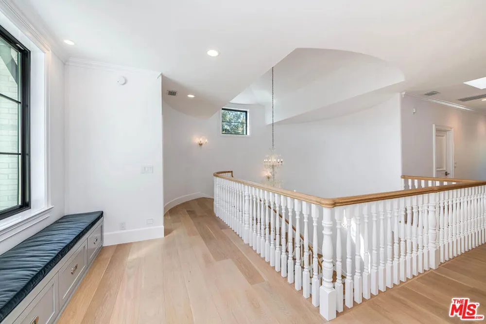 1348 Marinette Road Pacific Palisades, CA 90272