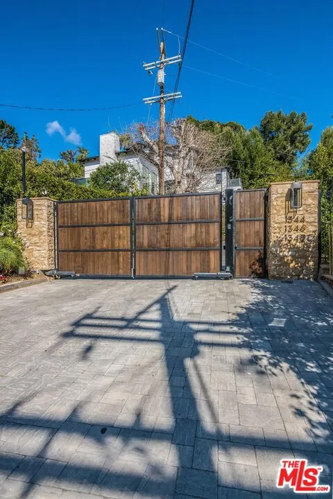 1348 Marinette Road Pacific Palisades, CA 90272