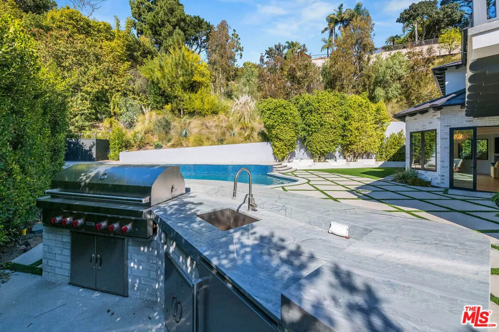 1348 Marinette Road Pacific Palisades, CA 90272