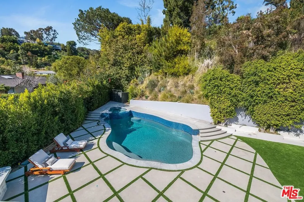 1348 Marinette Road Pacific Palisades, CA 90272
