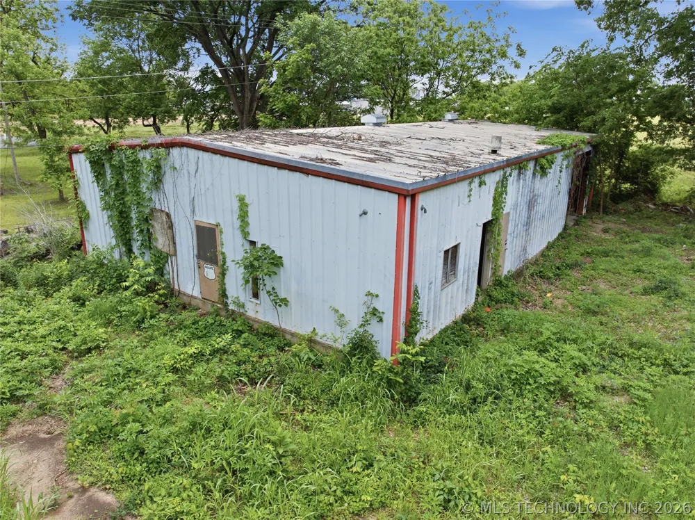 511 W Oak Street Webbers Falls, OK 74470