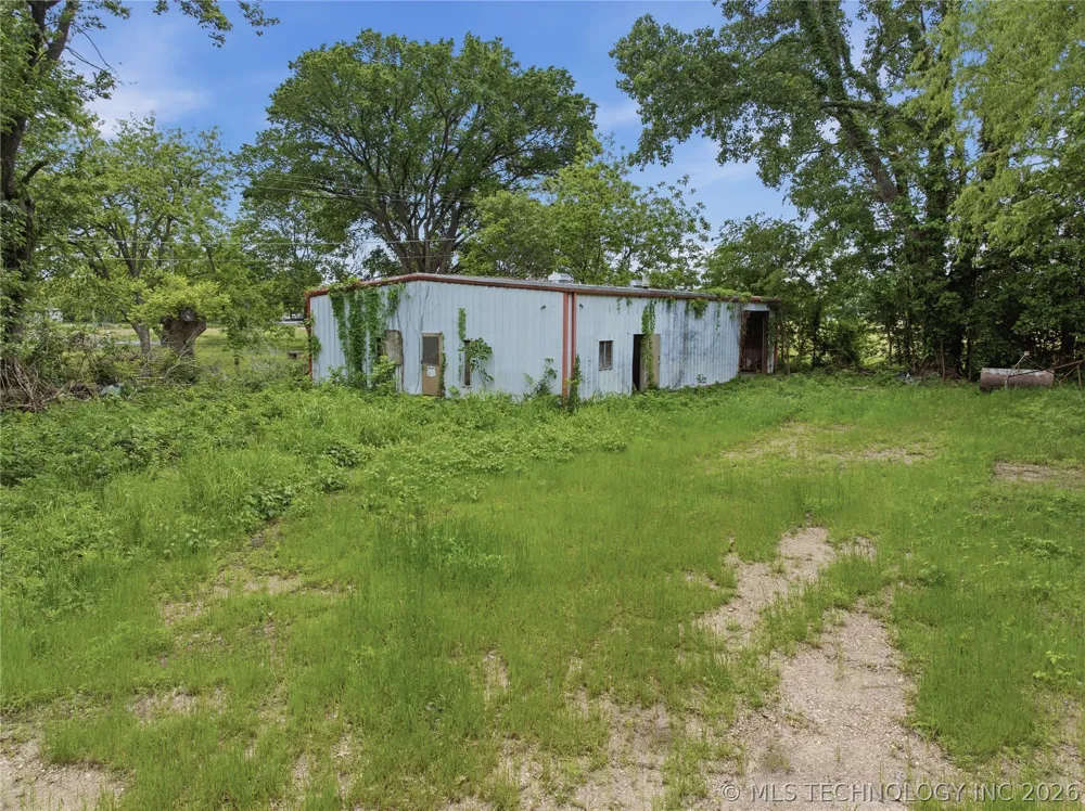 511 W Oak Street Webbers Falls, OK 74470