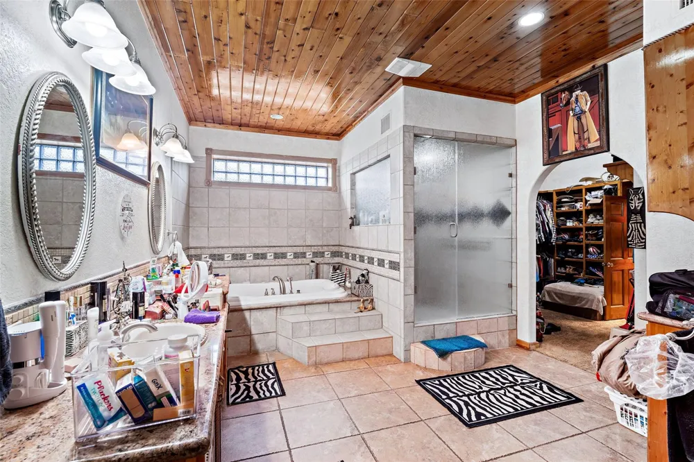 7438 Wright Road Houston, TX 77041