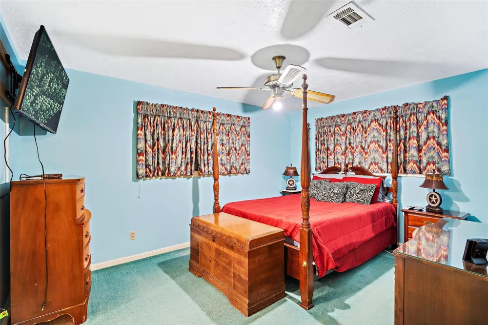 7438 Wright Road Houston, TX 77041