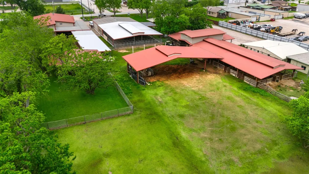 7438 Wright Road Houston, TX 77041
