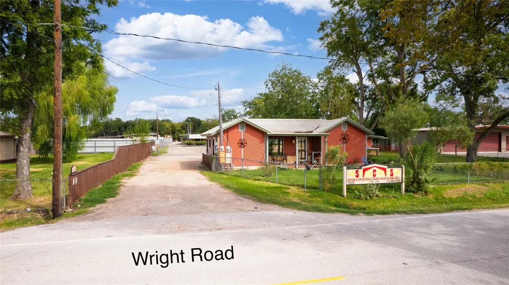 7438 Wright Road Houston, TX 77041
