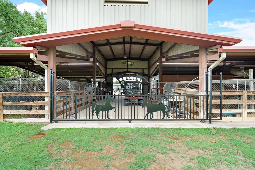 7438 Wright Road Houston, TX 77041