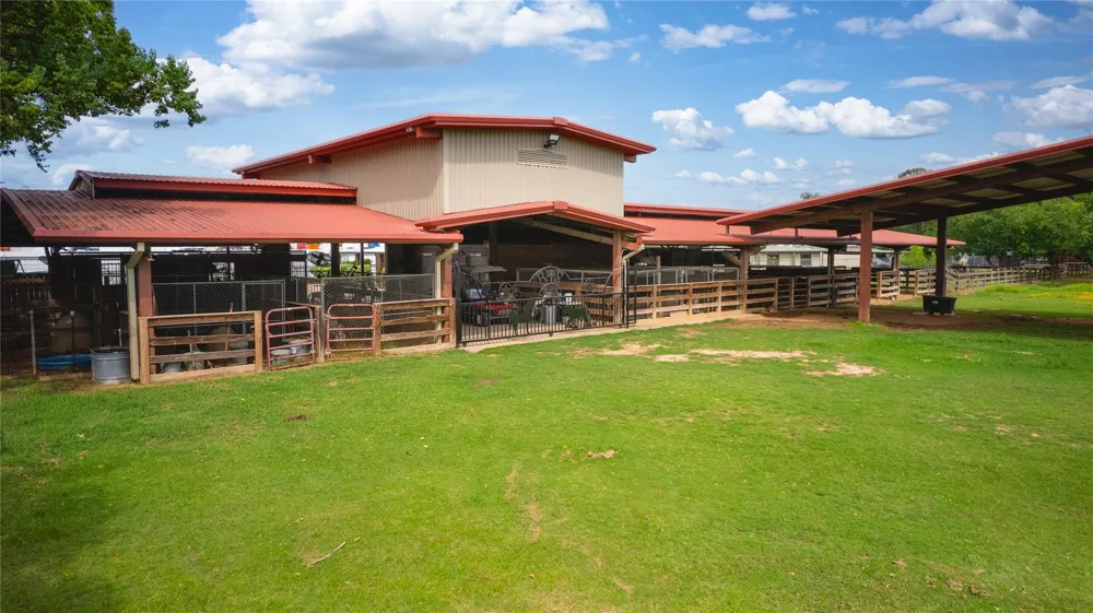 7438 Wright Road Houston, TX 77041