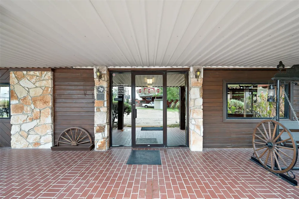 7438 Wright Road Houston, TX 77041