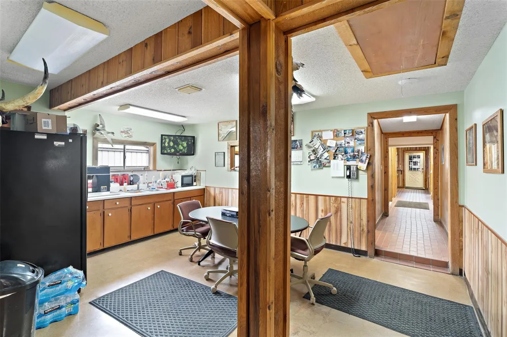 7438 Wright Road Houston, TX 77041