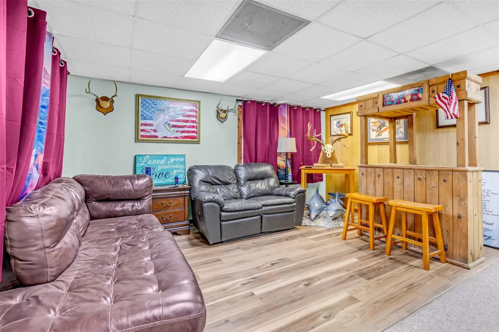 7438 Wright Road Houston, TX 77041