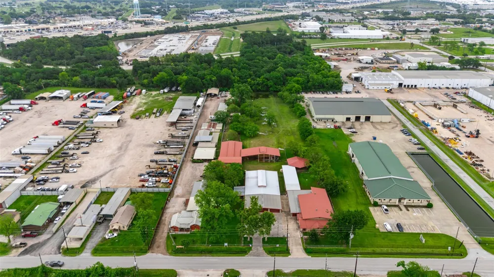 7438 Wright Road Houston, TX 77041