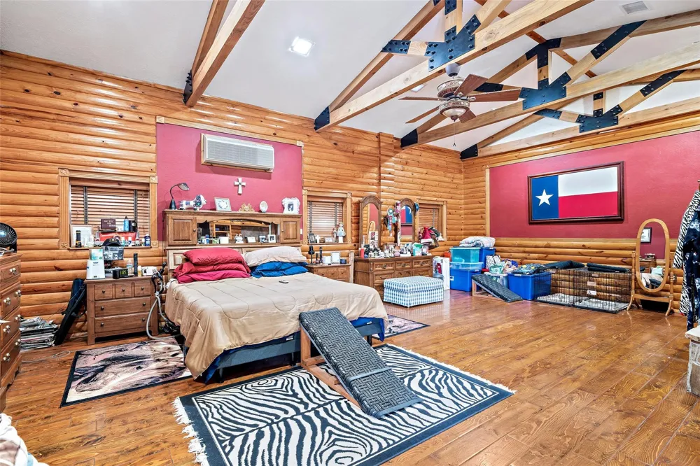7438 Wright Road Houston, TX 77041