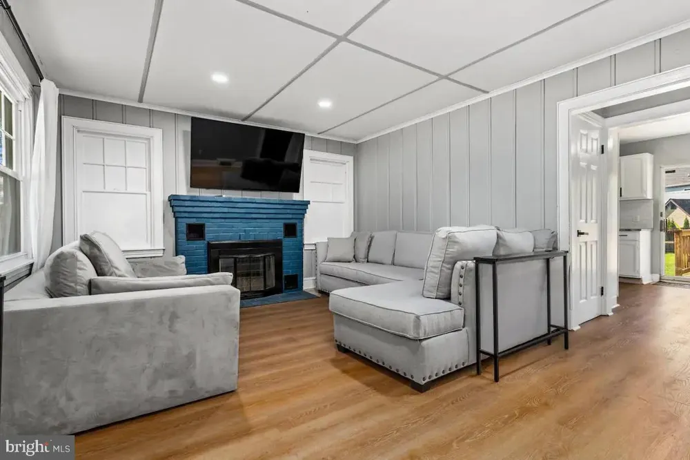 301 BEVERLEY PLACE Edgewater, MD 21037