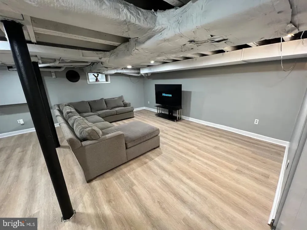 301 BEVERLEY PLACE Edgewater, MD 21037