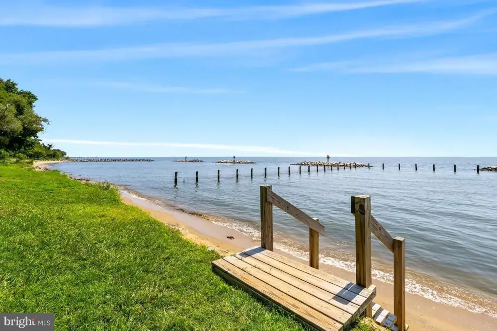 301 BEVERLEY PLACE Edgewater, MD 21037