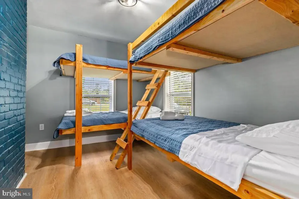 301 BEVERLEY PLACE Edgewater, MD 21037