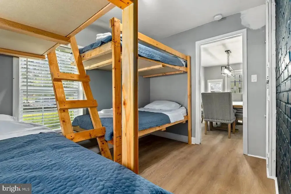 301 BEVERLEY PLACE Edgewater, MD 21037