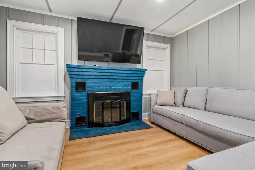 301 BEVERLEY PLACE Edgewater, MD 21037