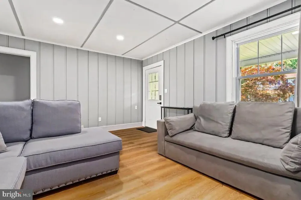 301 BEVERLEY PLACE Edgewater, MD 21037