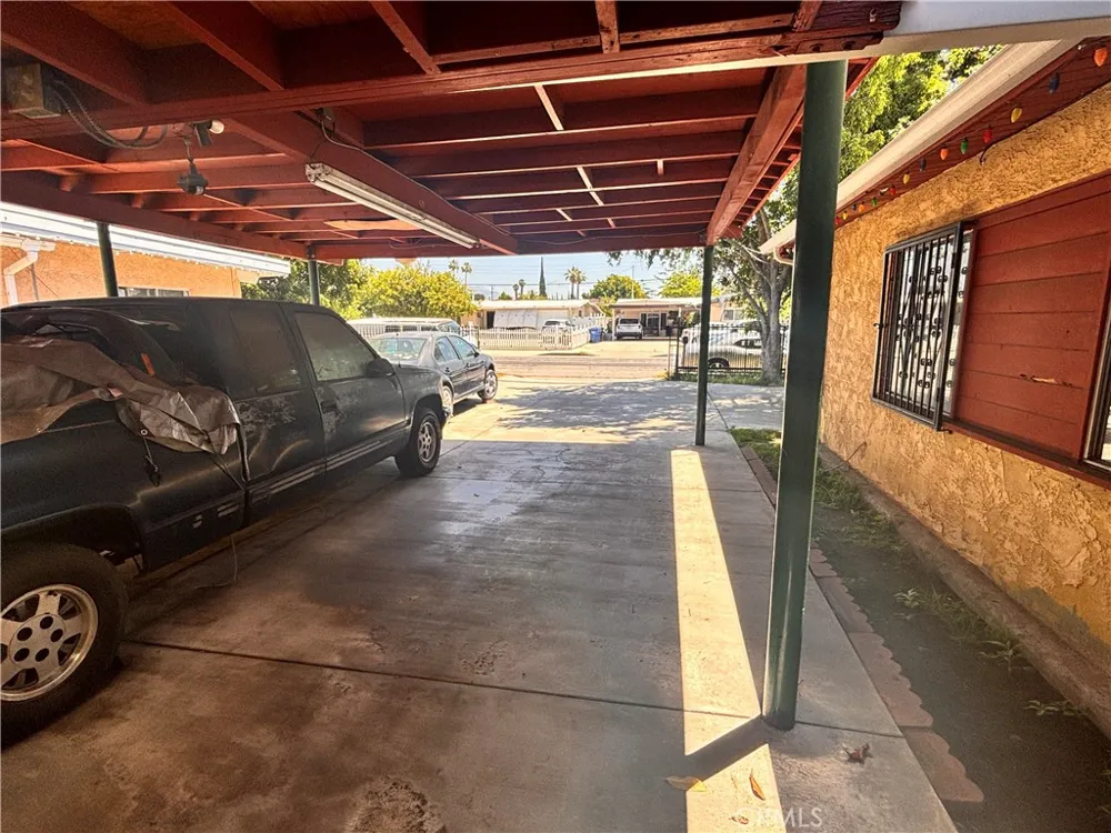 5703 Rockvale Azusa, CA 91702