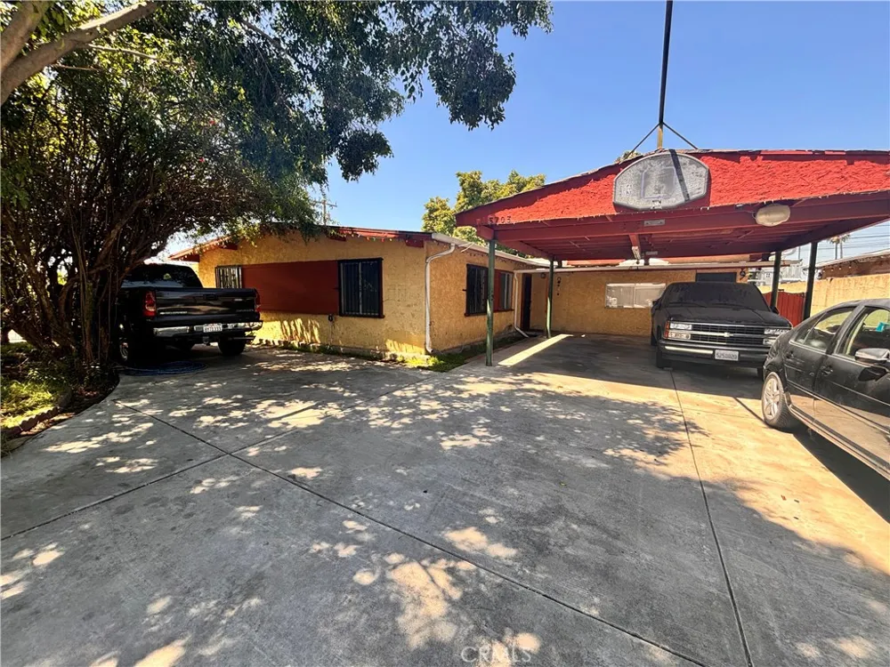 5703 Rockvale Azusa, CA 91702