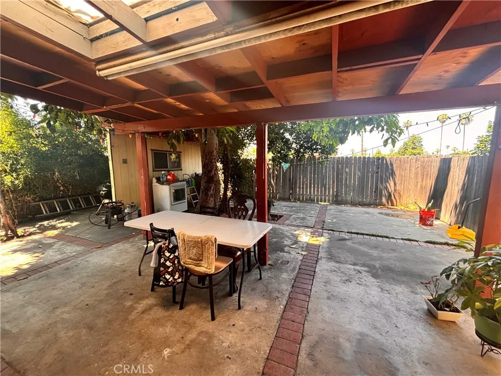 5703 Rockvale Azusa, CA 91702