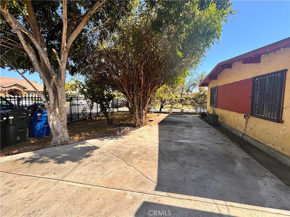 5703 Rockvale Azusa, CA 91702