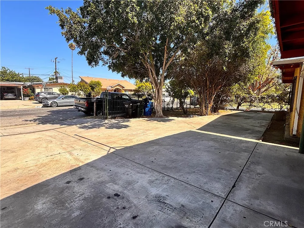 5703 Rockvale Azusa, CA 91702
