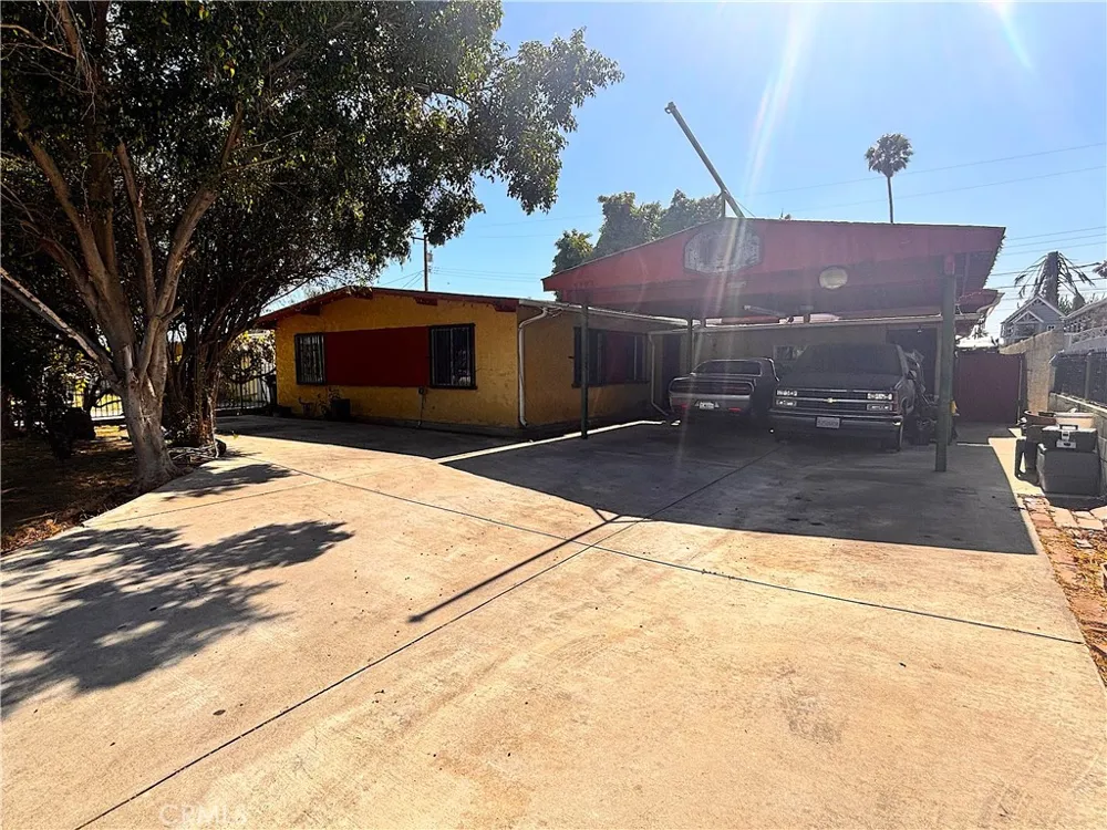 5703 Rockvale Azusa, CA 91702