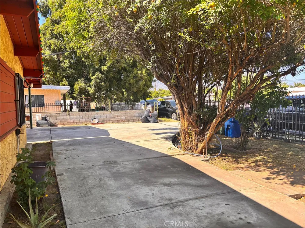 5703 Rockvale Azusa, CA 91702
