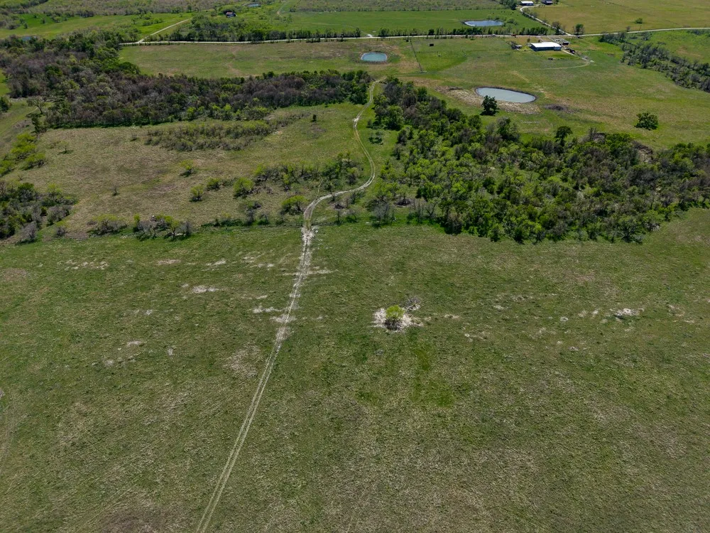 303 LCR 626 ROAD Groesbeck, TX 76642
