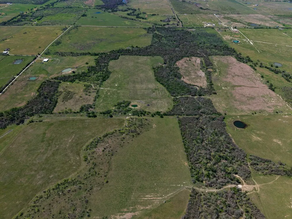 303 LCR 626 ROAD Groesbeck, TX 76642