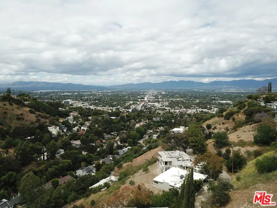 3734 Oakfield Drive Sherman Oaks, CA 91423