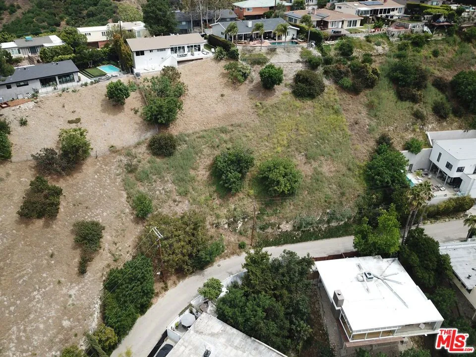 3734 Oakfield Drive Sherman Oaks, CA 91423