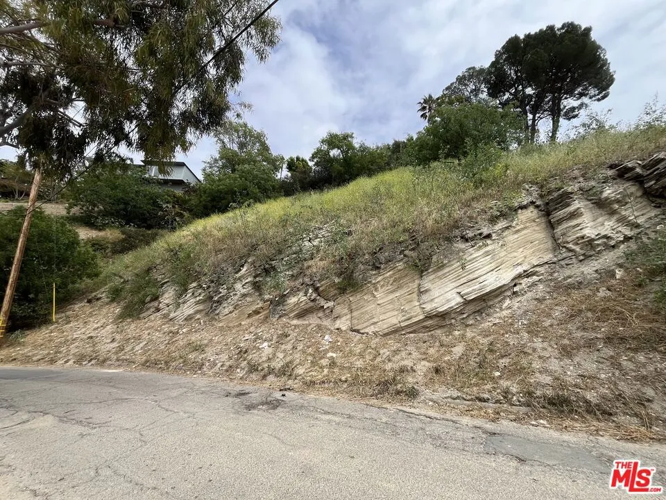 3800 Oakfield Drive Sherman Oaks, CA 91423