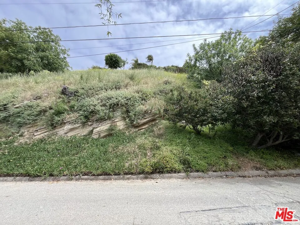 3800 Oakfield Drive Sherman Oaks, CA 91423