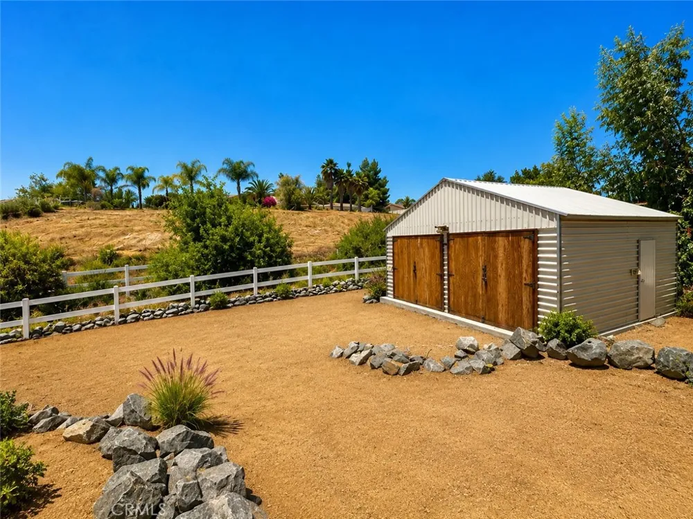 23841 Piedras Lake Mathews, CA 92570
