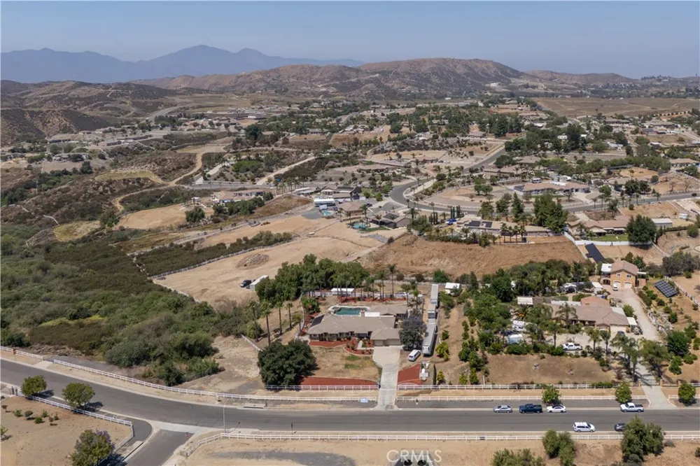 23841 Piedras Lake Mathews, CA 92570