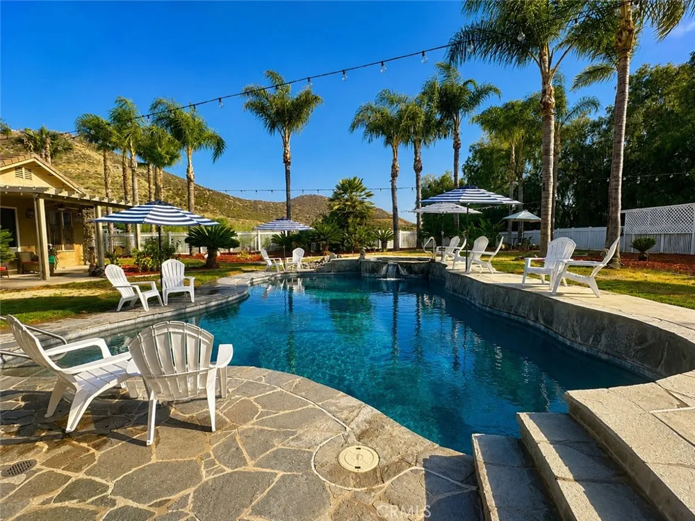 23841 Piedras Lake Mathews, CA 92570