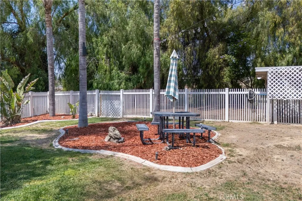 23841 Piedras Lake Mathews, CA 92570