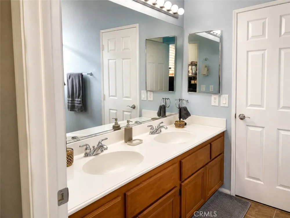 23841 Piedras Lake Mathews, CA 92570
