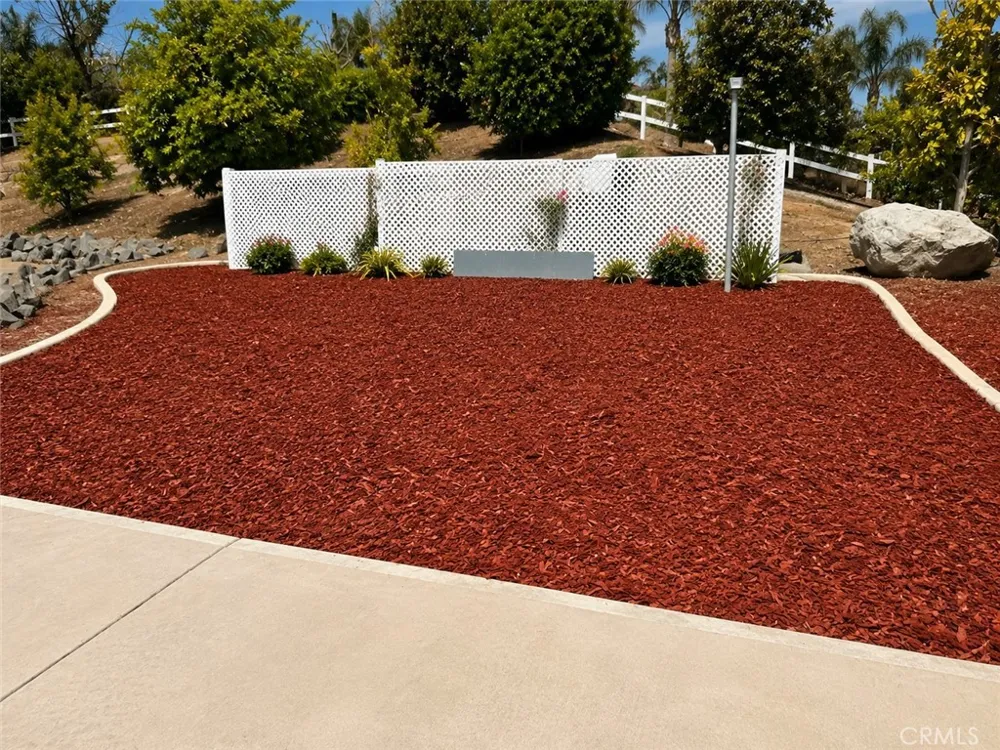 23841 Piedras Lake Mathews, CA 92570