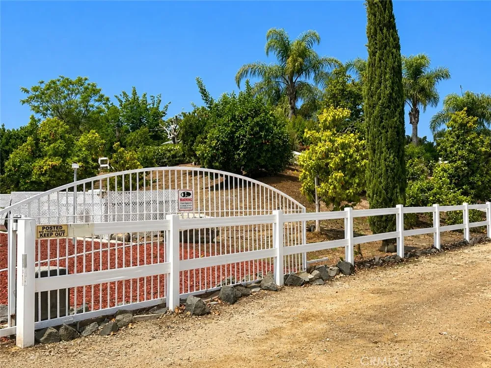 23841 Piedras Lake Mathews, CA 92570