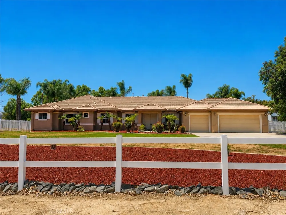23841 Piedras Lake Mathews, CA 92570