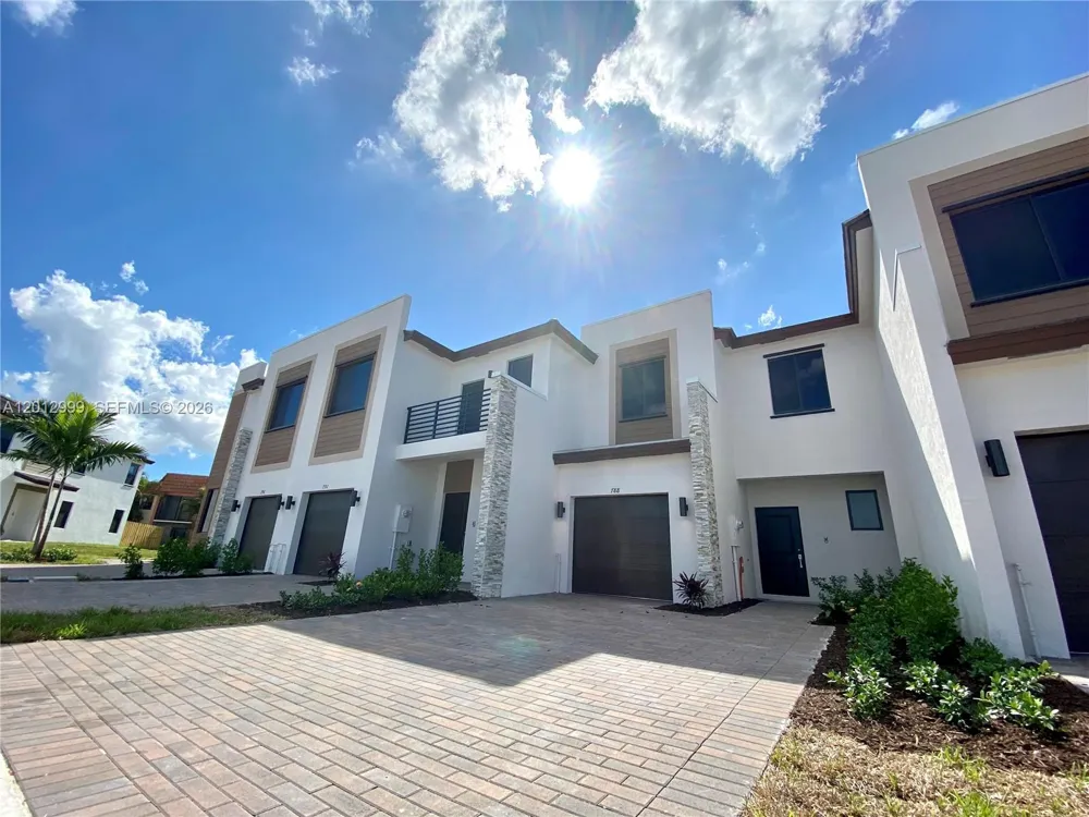 788 NE 208 Lane Miami Gardens, FL 33179