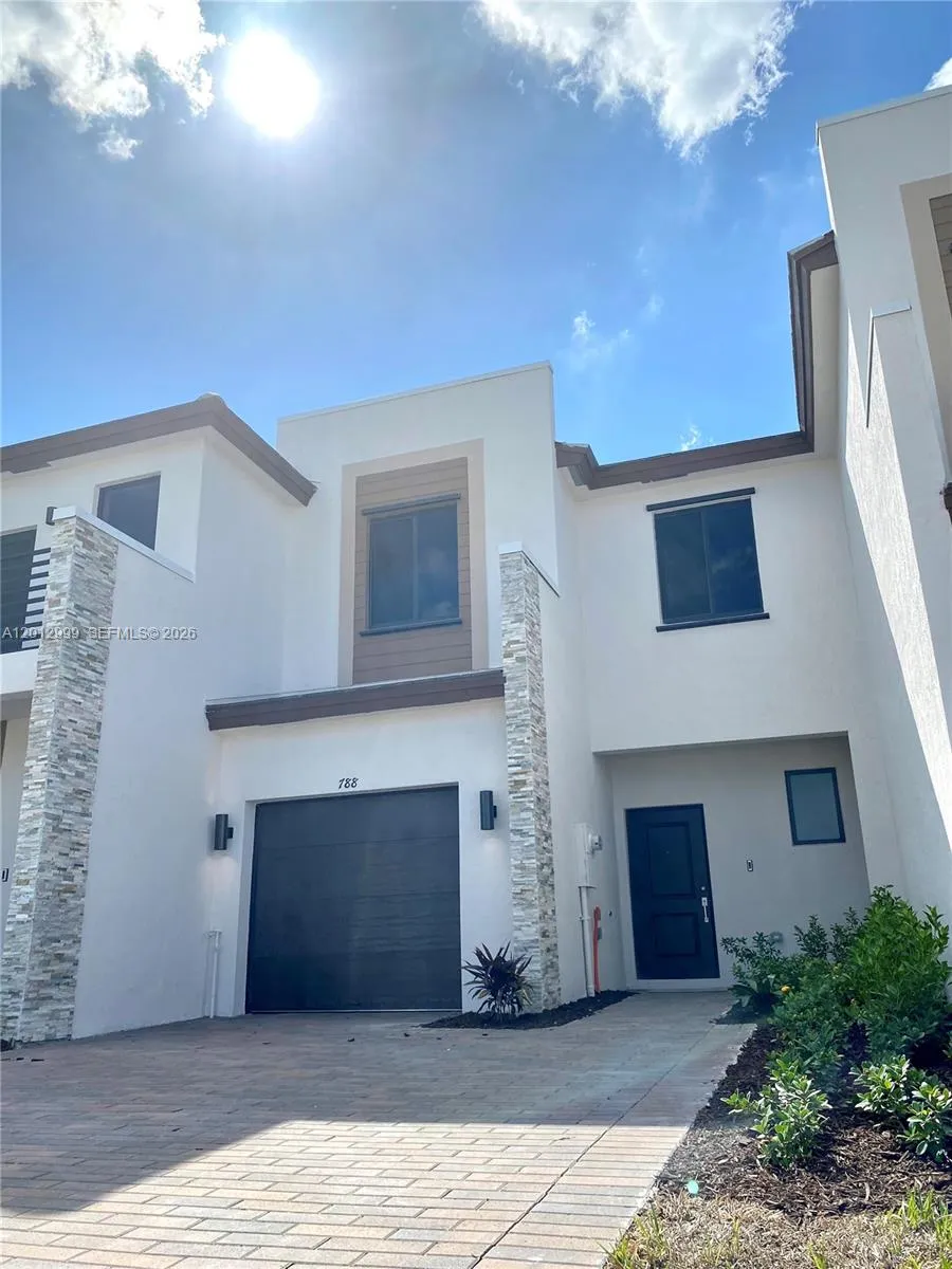 788 NE 208 Lane Miami Gardens, FL 33179