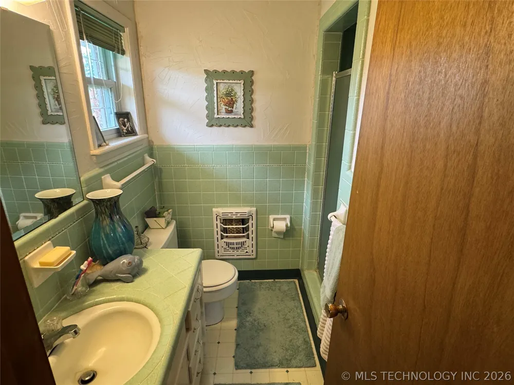 707 W Creek Street Marietta, OK 73448