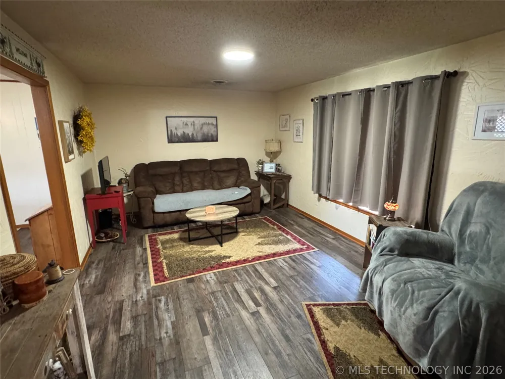 707 W Creek Street Marietta, OK 73448
